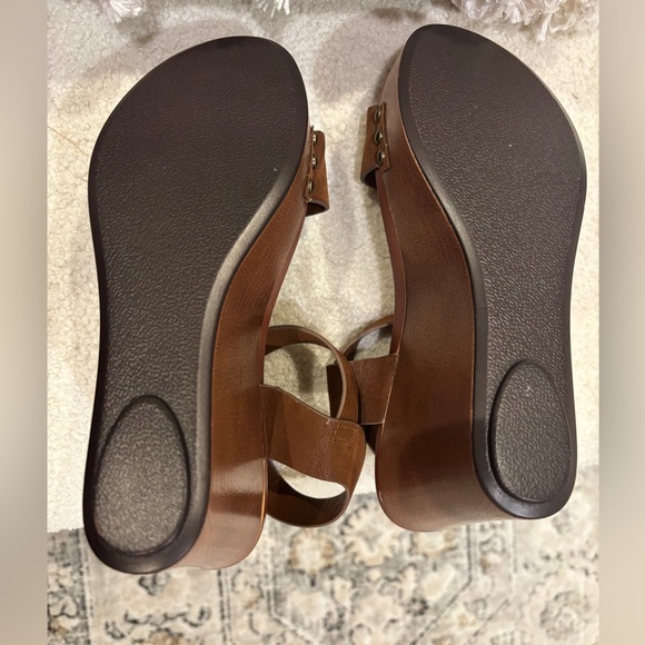 Brown platform wedge sandals - Picture 3 of 4